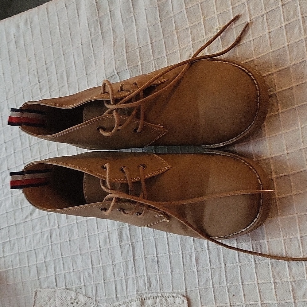 Tommy Hilfiger Benay Chestnut Faux Leather Chukka Boots Size 6.5